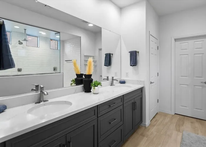 Holiday home Private Golf Retreat Near Ballpark Ev In Garage Goodyear