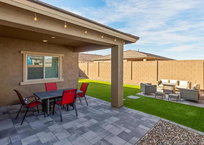 Private Golf Retreat Near Ballpark Ev In Garage Holiday home Goodyear
