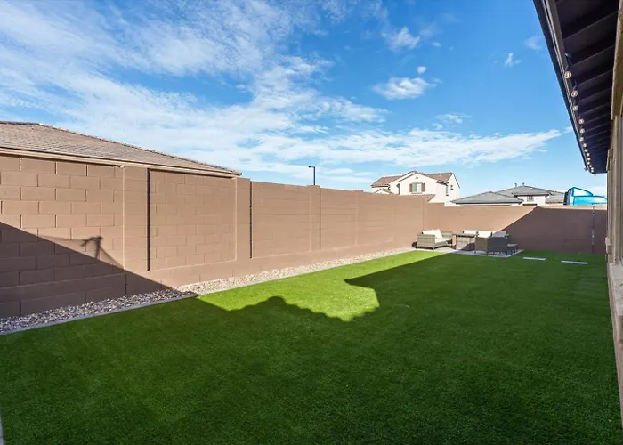 Private Golf Retreat Near Ballpark Ev In Garage Holiday home *