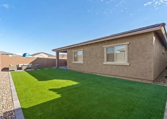 Private Golf Retreat Near Ballpark Ev In Garage Holiday home