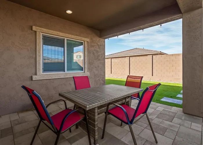 Private Golf Retreat Near Ballpark Ev In Garage Holiday home Goodyear